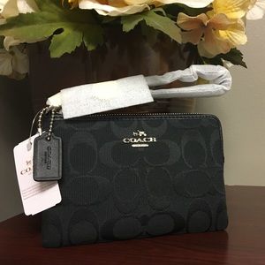 NWT Coach Signature Black Corner Zip Wristlet